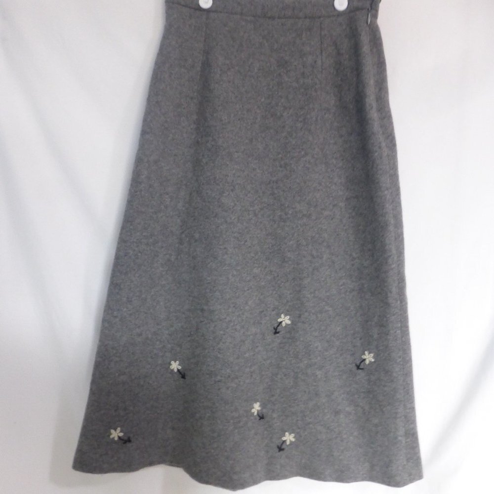 I.N.B.Y. lined charcoal floral skirt, size 165/88A, button and zip side, BNWOT